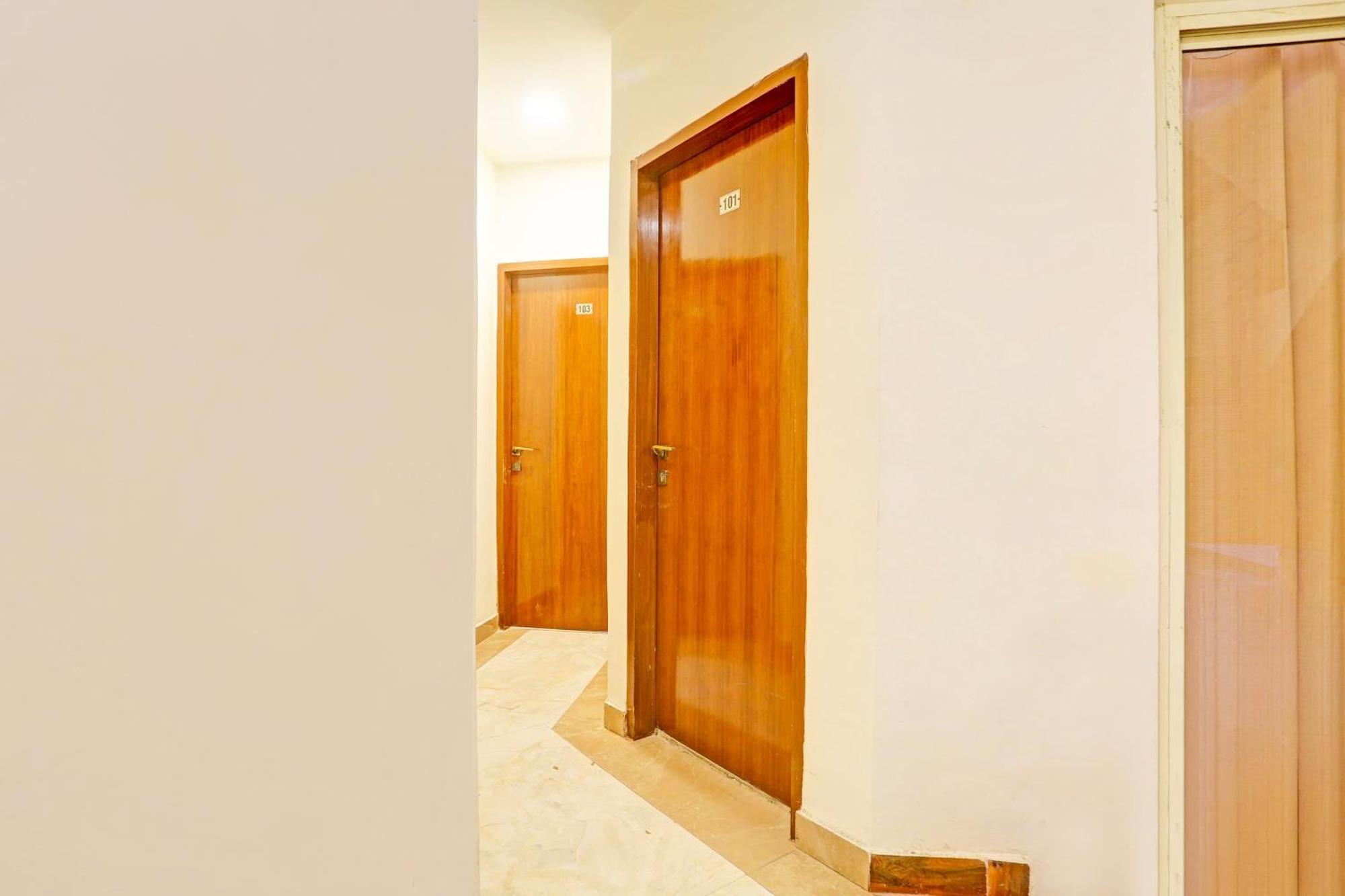 Super Hotel O Sector 45 Formerly Manyavar Chandīgarh Εξωτερικό φωτογραφία