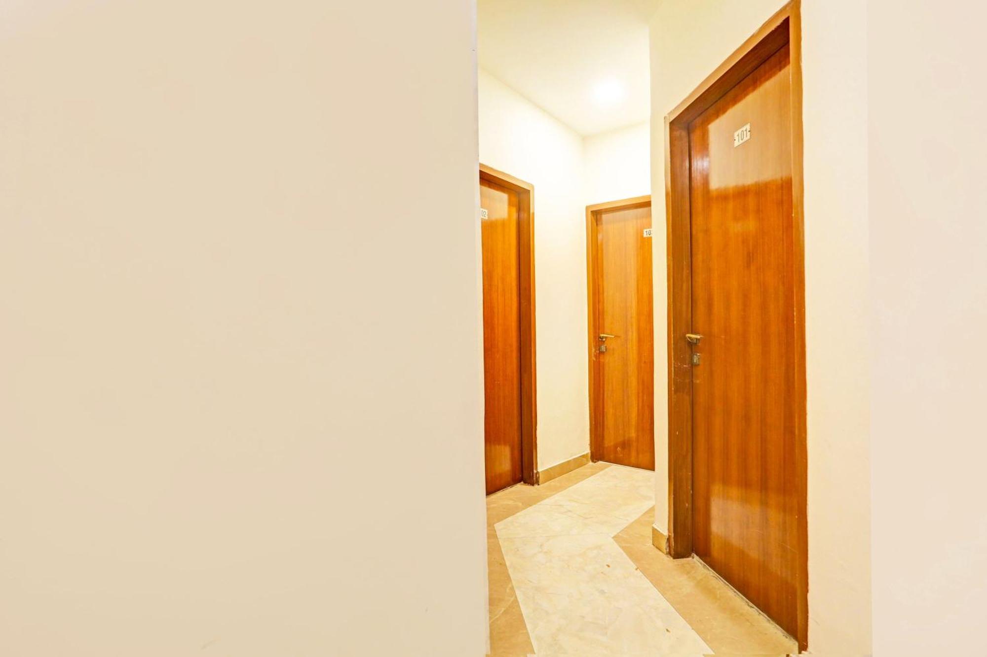 Super Hotel O Sector 45 Formerly Manyavar Chandīgarh Εξωτερικό φωτογραφία
