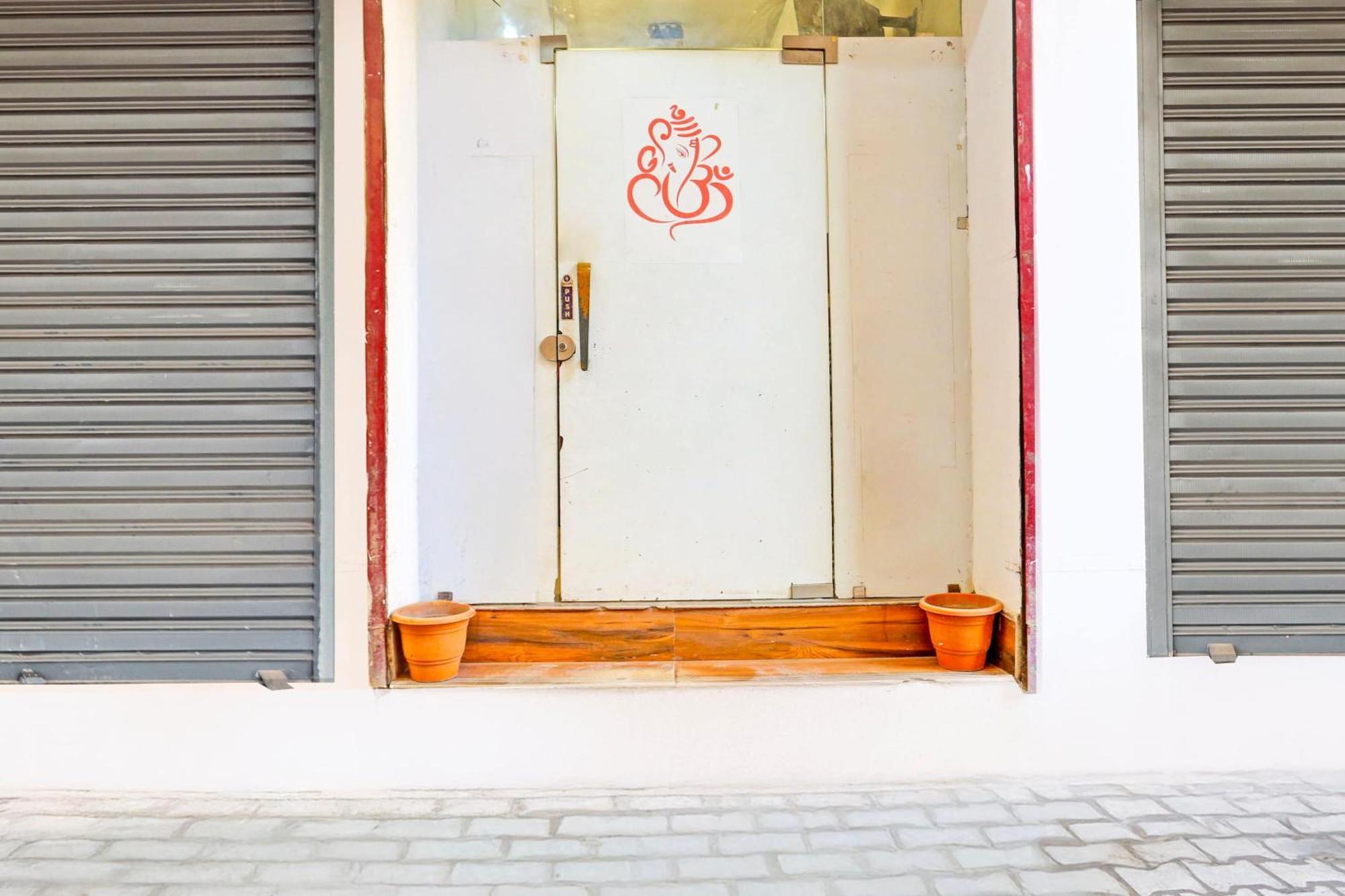 Super Hotel O Sector 45 Formerly Manyavar Chandīgarh Εξωτερικό φωτογραφία