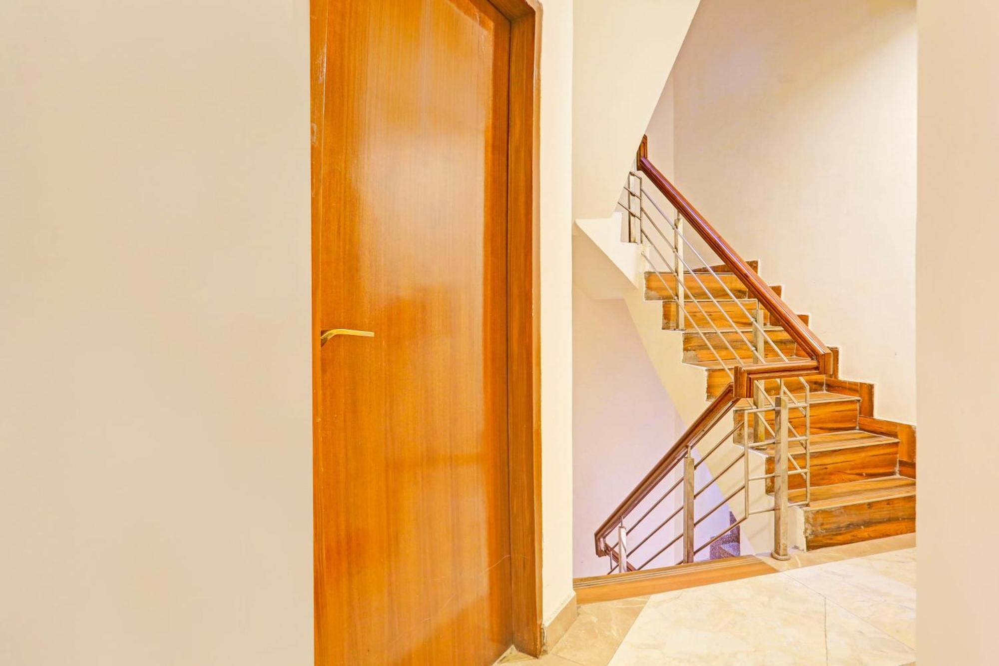 Super Hotel O Sector 45 Formerly Manyavar Chandīgarh Εξωτερικό φωτογραφία
