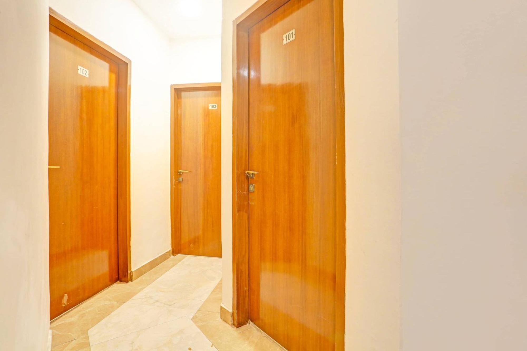 Super Hotel O Sector 45 Formerly Manyavar Chandīgarh Εξωτερικό φωτογραφία